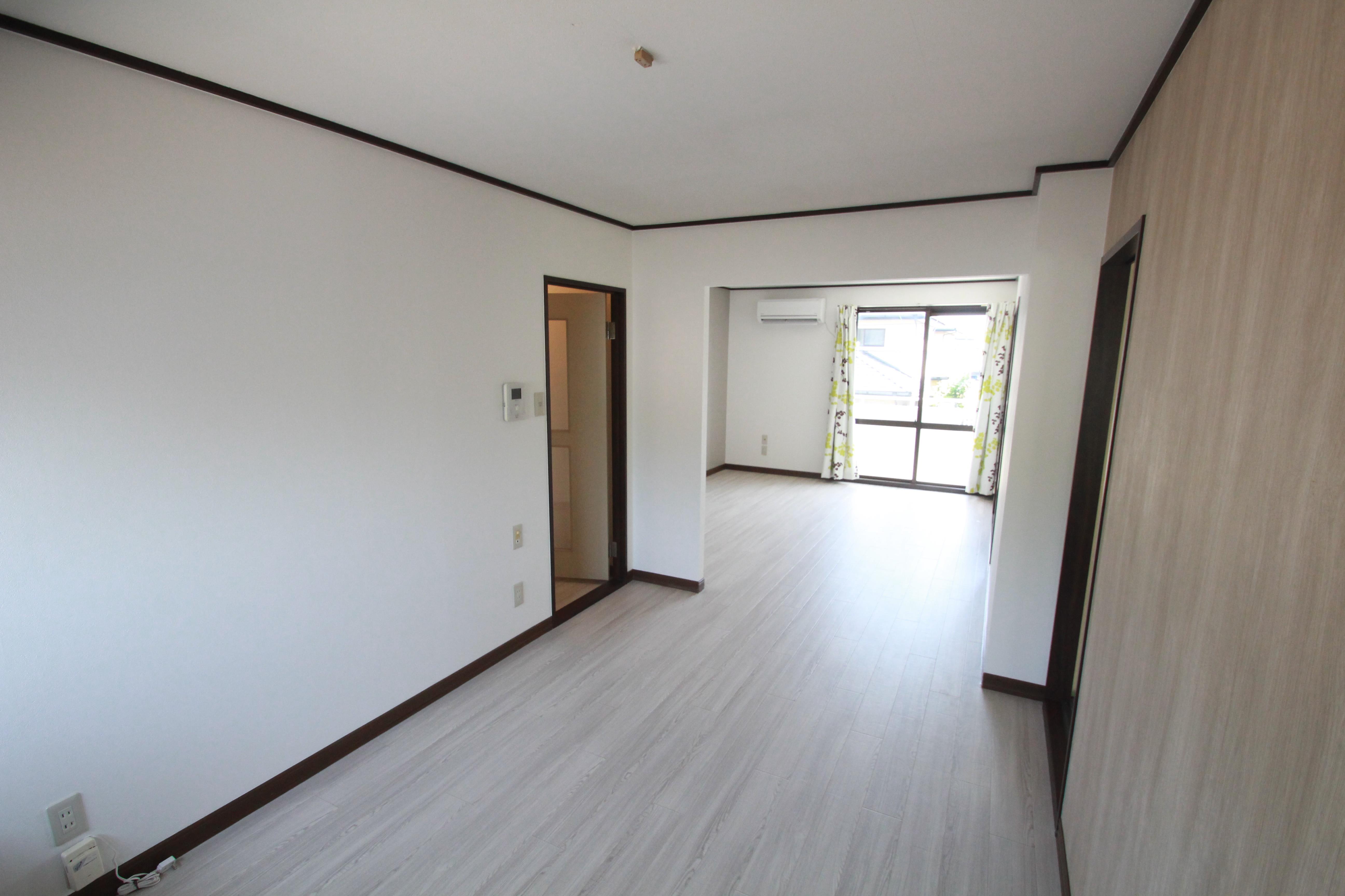 その他部屋・スペース　広々14帖の洋室です。