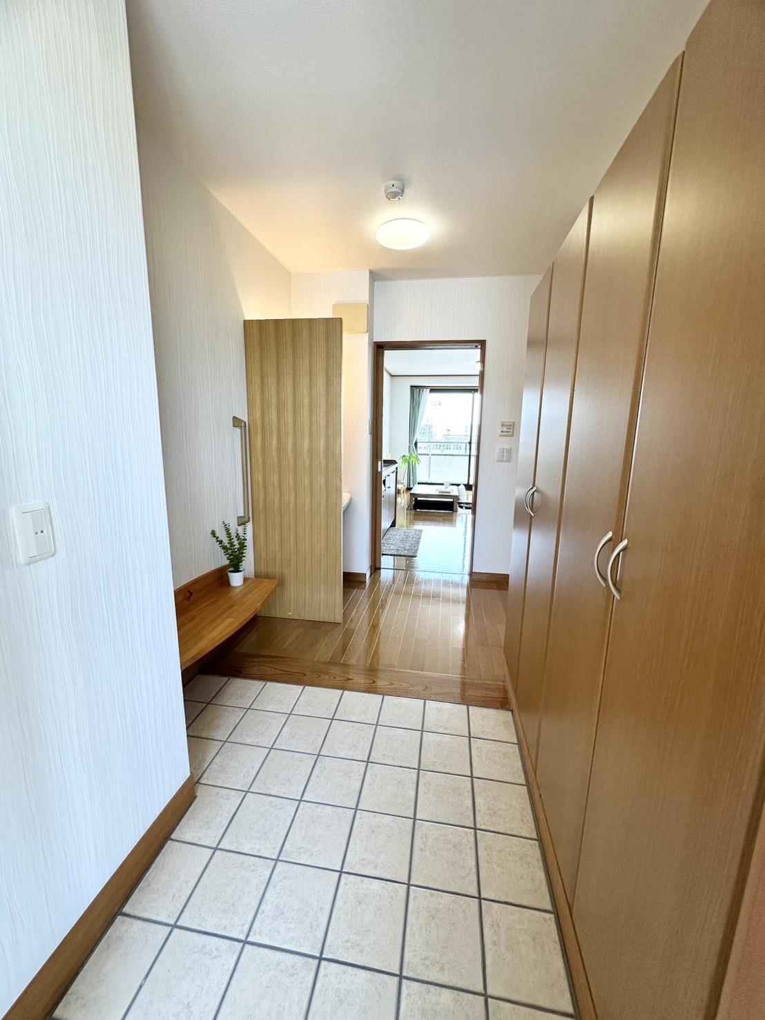 玄関　段差のない広々玄関