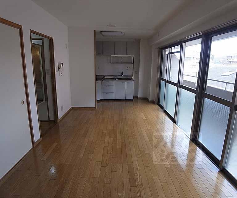 居室・リビング　広々したリビング