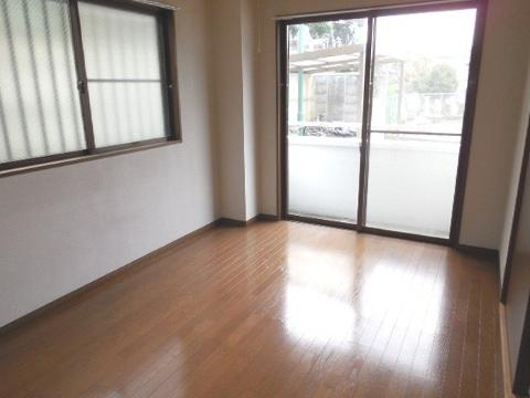 居室・リビング　室内