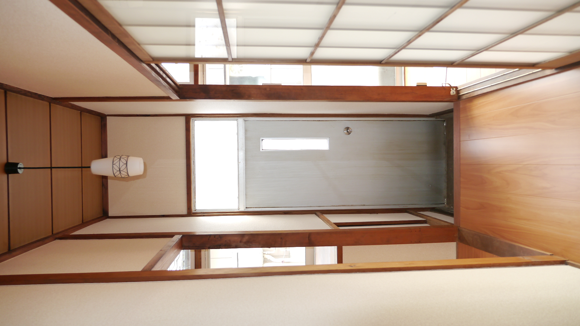 本木貸住宅の玄関写真