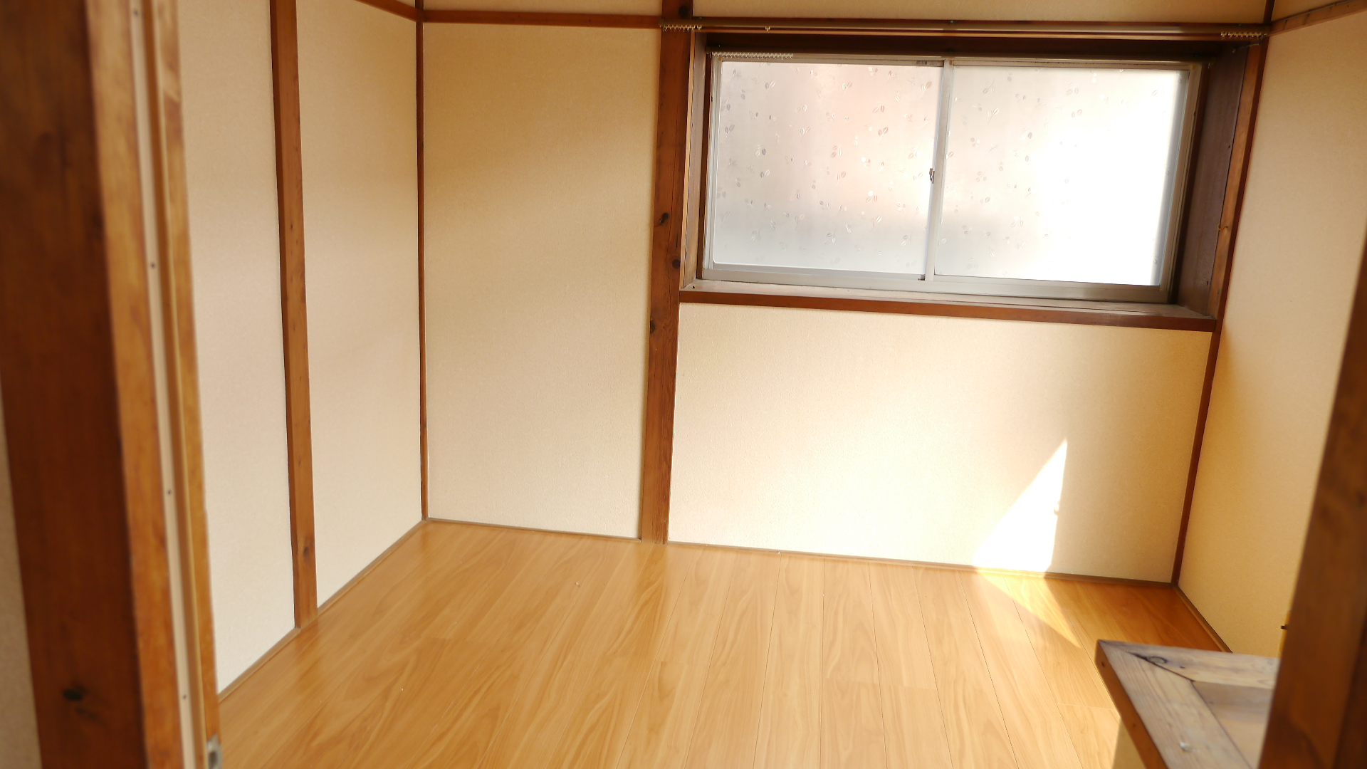 本木貸住宅の居間写真
