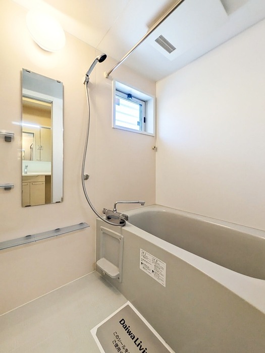 バス・シャワールーム　追い焚き付きです。