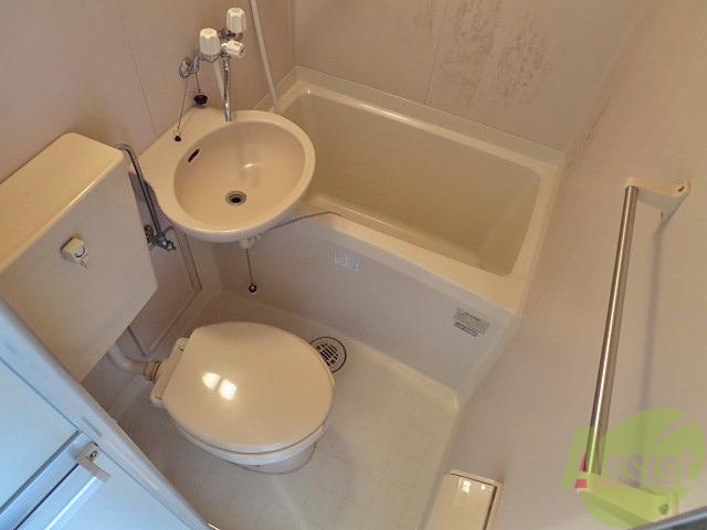 バス・シャワールーム　お風呂はユニットバスで便利でありがたいですよね！