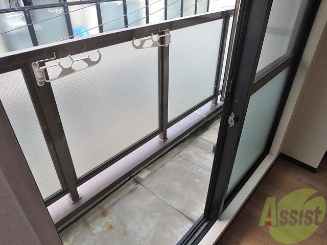 バルコニー　バルコニーは広々としていて便利でありがたいです。