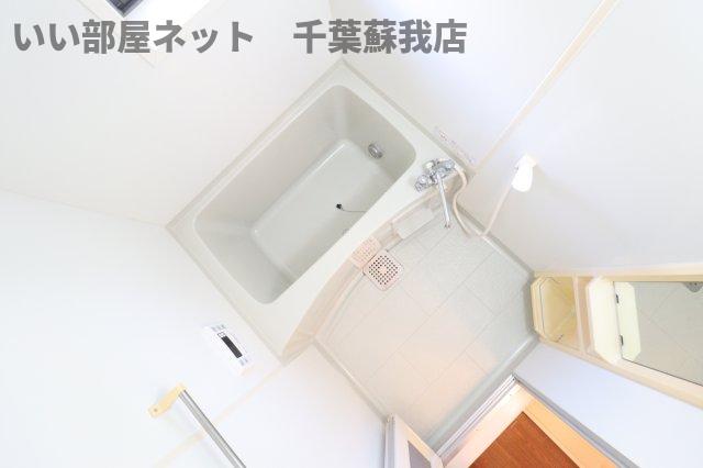 バス・シャワールーム　コンパクトで使いやすいお風呂です