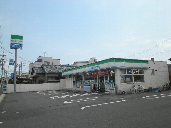 コンビニ　ファミリーマート清水大沢店（コンビニ）まで447m