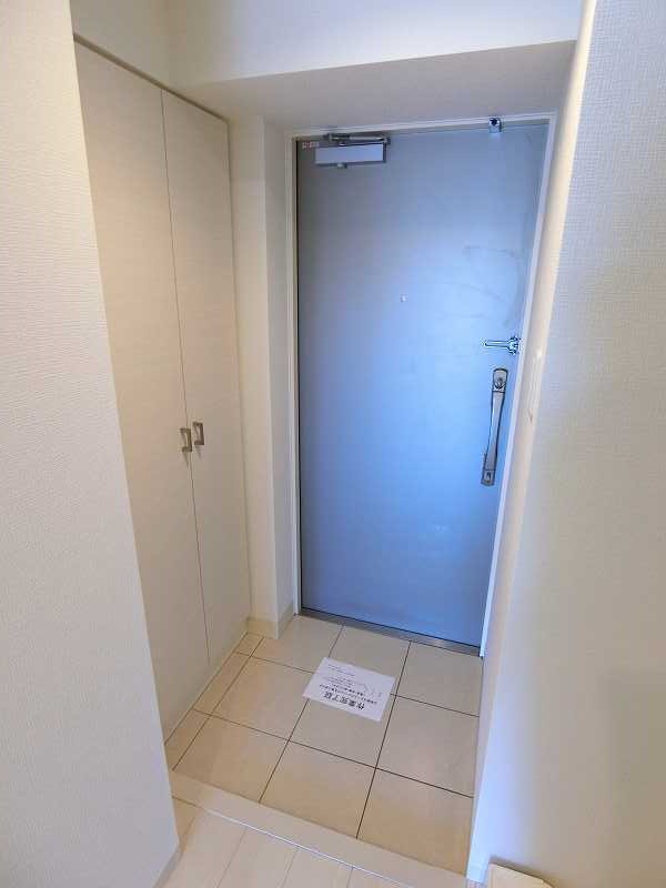 西武池袋線 練馬高野台駅 徒歩8分 6階建 築16年の玄関写真
