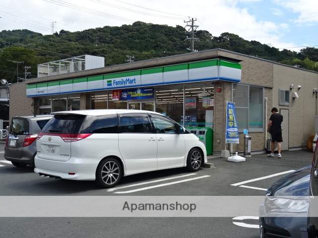 コンビニ　ファミリーマート（コンビニ）まで498m