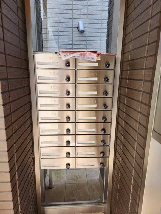 エントランス　メールBOX