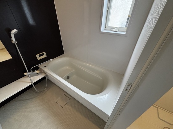 バス・シャワールーム　※別部屋の写真です