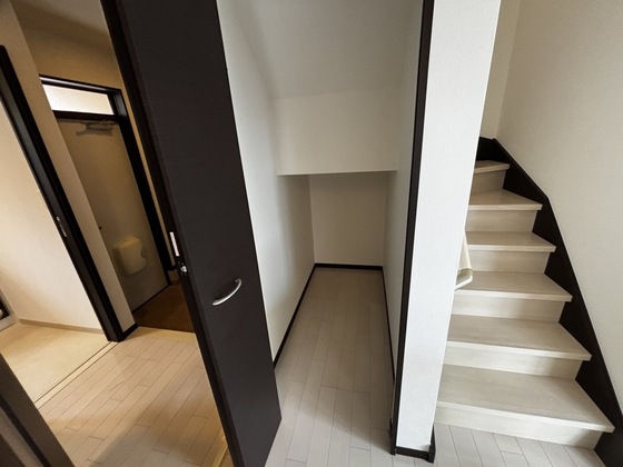 玄関　※別部屋の写真です