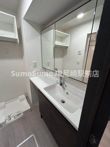 洗面設備　使いやすい洗面所です