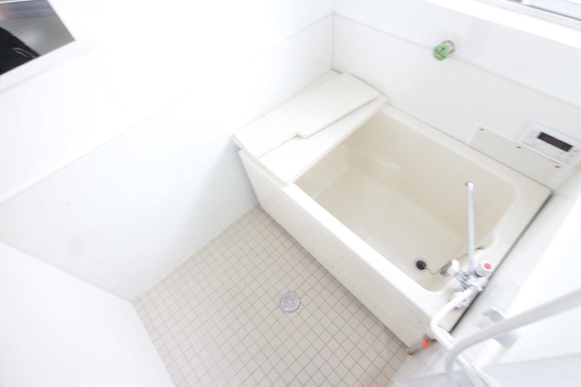 バス・シャワールーム　浴室リフォーム済みで綺麗です