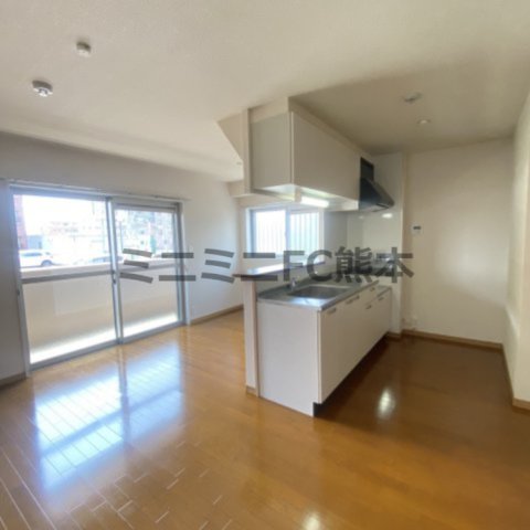 居室・リビング　※写真は別号室のものですので現状優先とさせていただきます