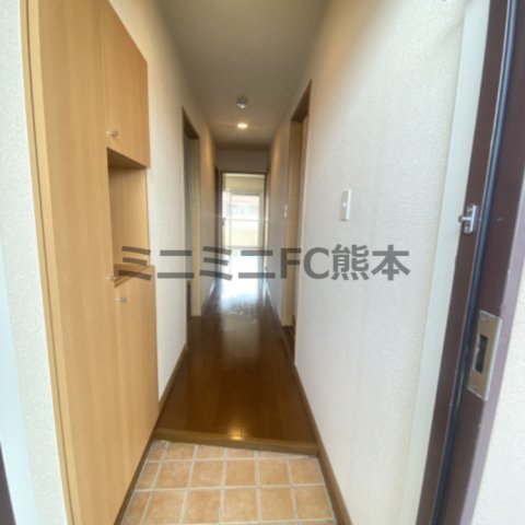 玄関　※写真は別号室のものですので現状優先とさせていただきます