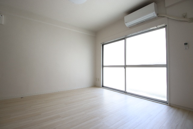 居室・リビング　※別号室の参考写真のため、現状優先です。