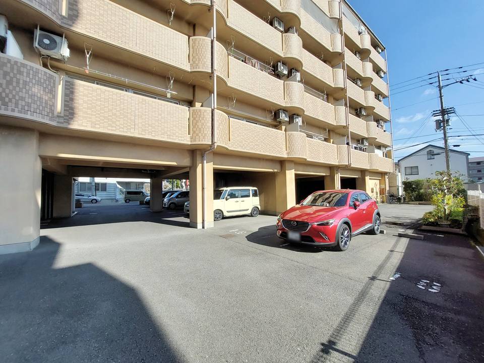 駐車場　駐車場