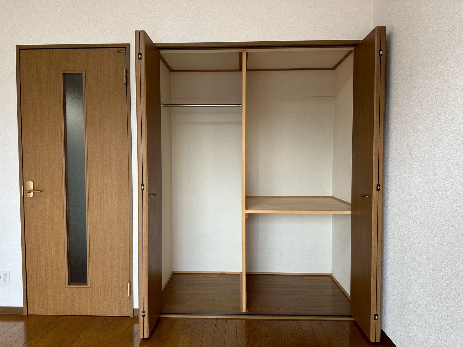 居室・リビング　ネット無料！オール電化！ＲＣ造！