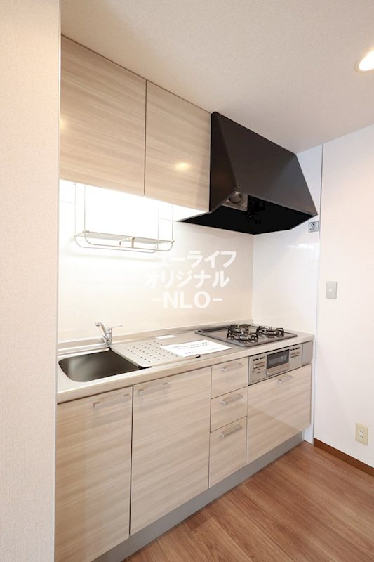 キッチン　お料理の幅が広がるグリル付き3口コンロキッチン☆