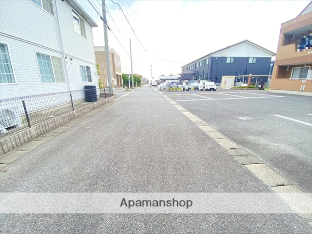 その他　前面道路（その他）まで0m