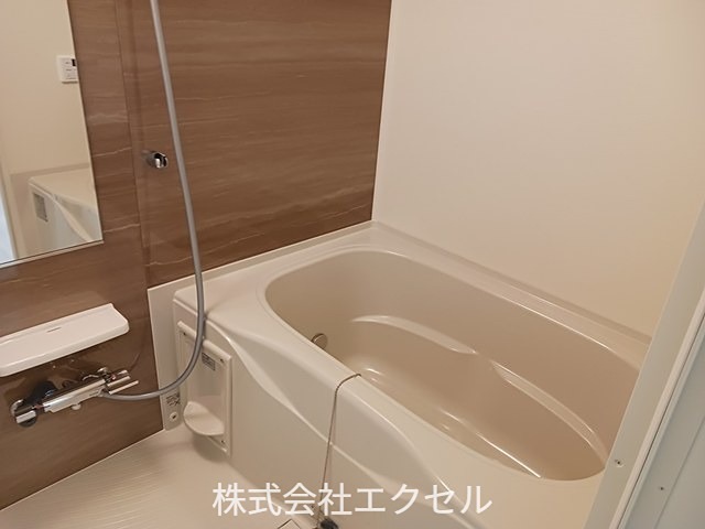 バス・シャワールーム　追い焚き機能付きです。
