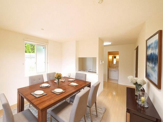 居室・リビング　CGで家具等を配置したもので家具等は含まれません