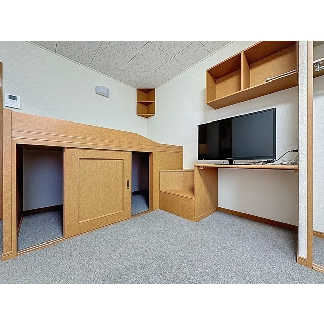 その他設備　造付けベッド（下部収納あり）