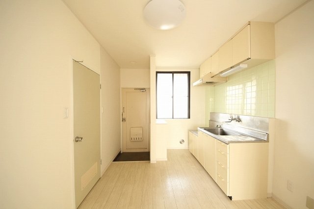 居室・リビング　ダイニングキッチンです