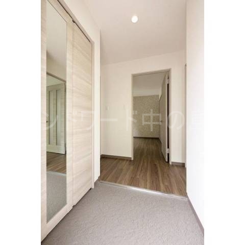 玄関　詳細は、ウィンドワード中の島までご相談下さい。