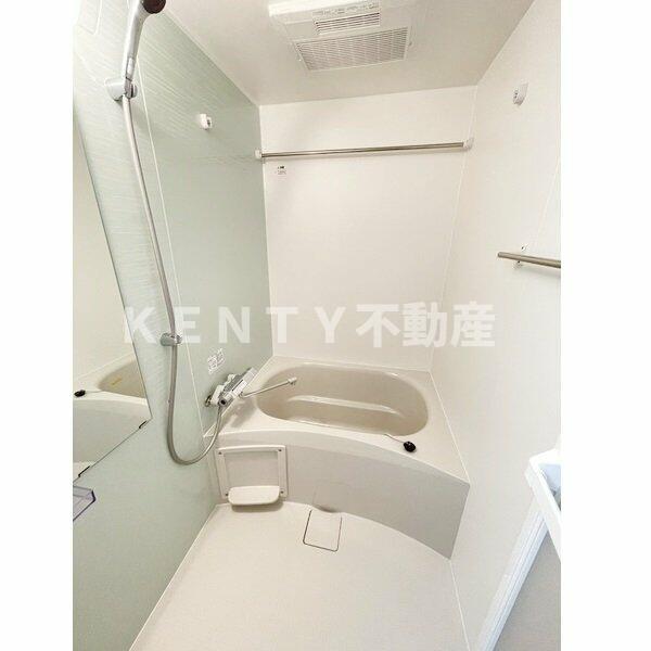 バス・シャワールーム　落ち着いた空間のお風呂です