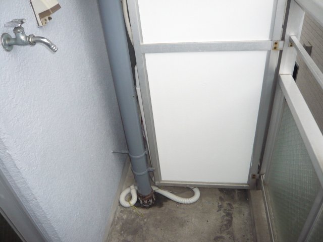 その他設備　屋外洗濯機置き場