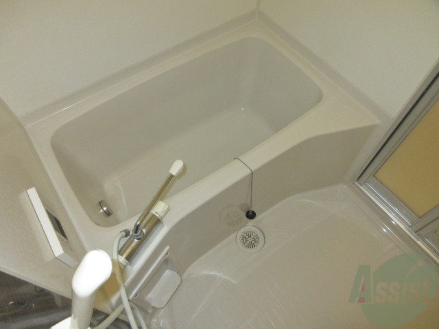 バス・シャワールーム　追い焚き機能付きなので、半身浴も気持ちよくできますね。