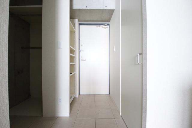 玄関　※別室の参考写真の為、現況優先です。