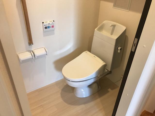 トイレ　シャワー付トイレ