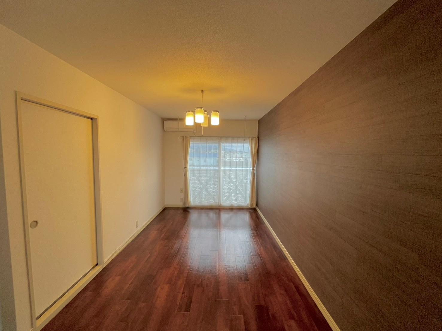 居室・リビング　全室照明付！照明は希望で交換します