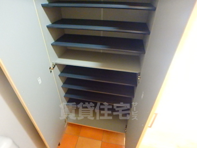 収納　シューズBOX