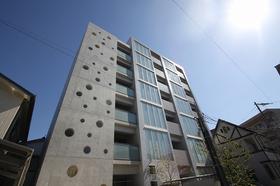 建物外観　白を基調とした綺麗なお部屋です。