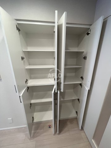 収納　スプランディッド弁天町WEST　物入