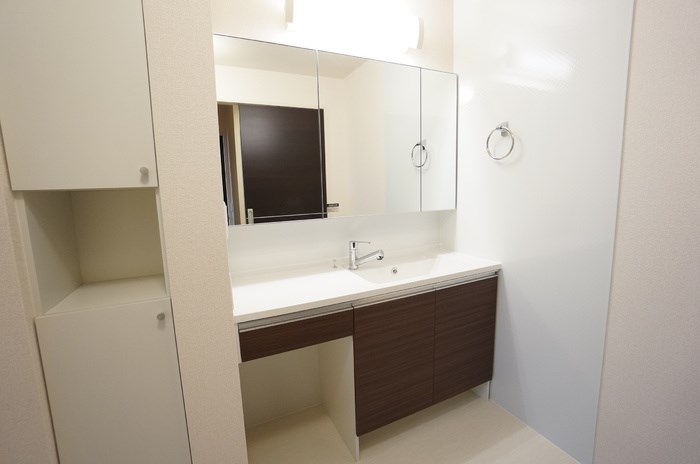 洗面設備　※別室参考写真※ ワイドなシャワー付き洗面化粧台