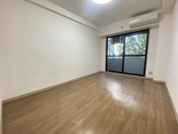 居室・リビング　広々とした洋室！