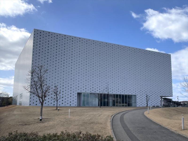 図書館　金沢海みらい図書館（図書館）まで504m