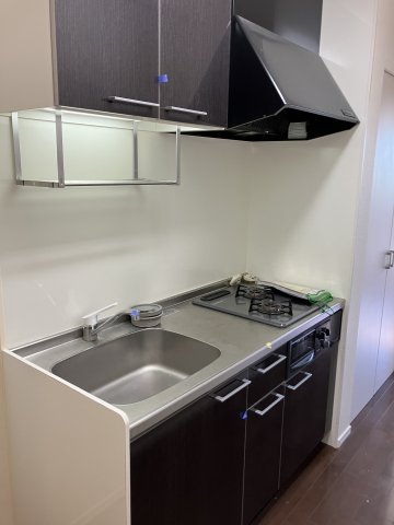 キッチン　グリル付き2口ガスコンロ搭載のシステムキッチン♪※別部屋参考