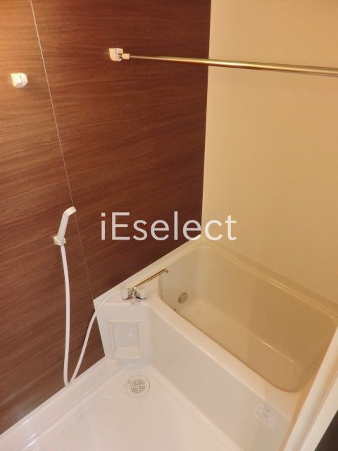 バス・シャワールーム　追い焚き付きのバスルーム