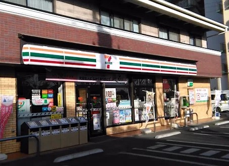 コンビニ　セブンイレブン 春日部市粕壁東3丁目店（コンビニ）まで326m