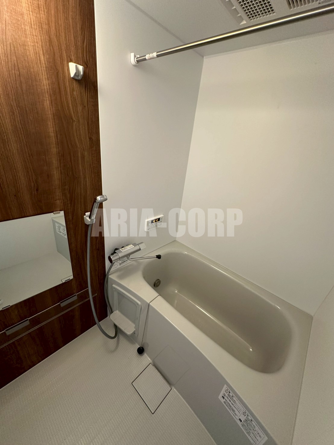 バス・シャワールーム　追炊き・浴室乾燥機付きのバスルーム♪