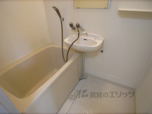 バス・シャワールーム　バス