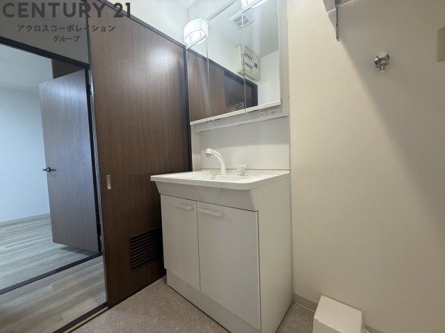 洗面設備　ミラーキャビネット付きです♪