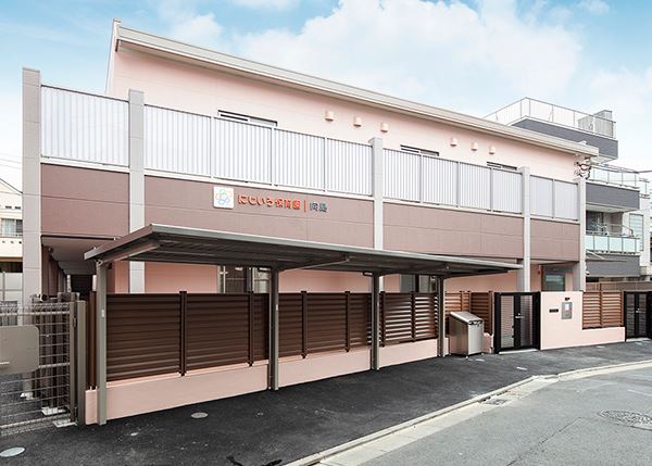 幼稚園・保育園　にじいろ保育園向島（幼稚園・保育園）まで73m