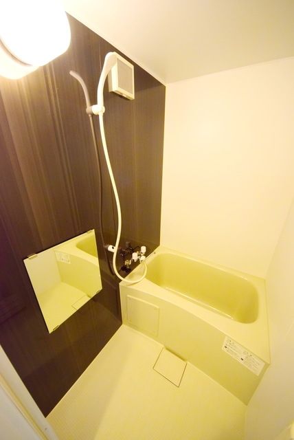 バス・シャワールーム　同物件別部屋写真